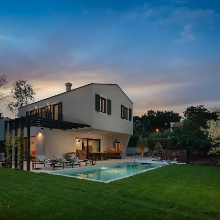 Mapejana By Interhome * Poreč
